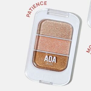 AOAย Eyeshadow Trioโ